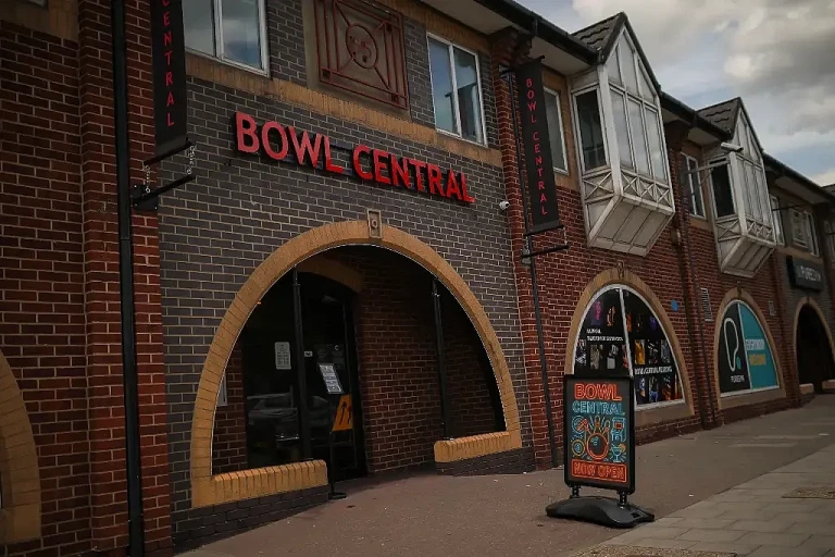 Bowl central reading gallery 2