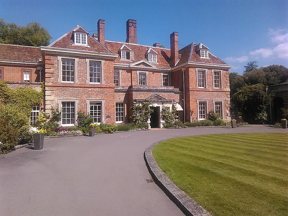 Rocare well house listed building